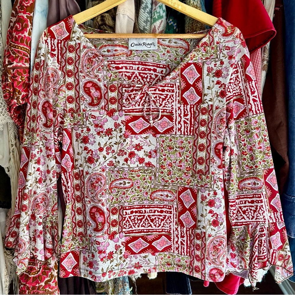 Claudia Richard Boho Floral Top – Red Pink Paisley Bell Sleeve Blouse